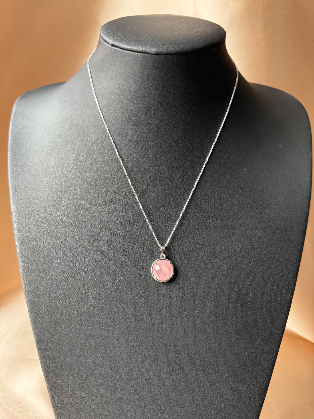 Pembe Kuvars Pinky Çift Taraflı Kolye