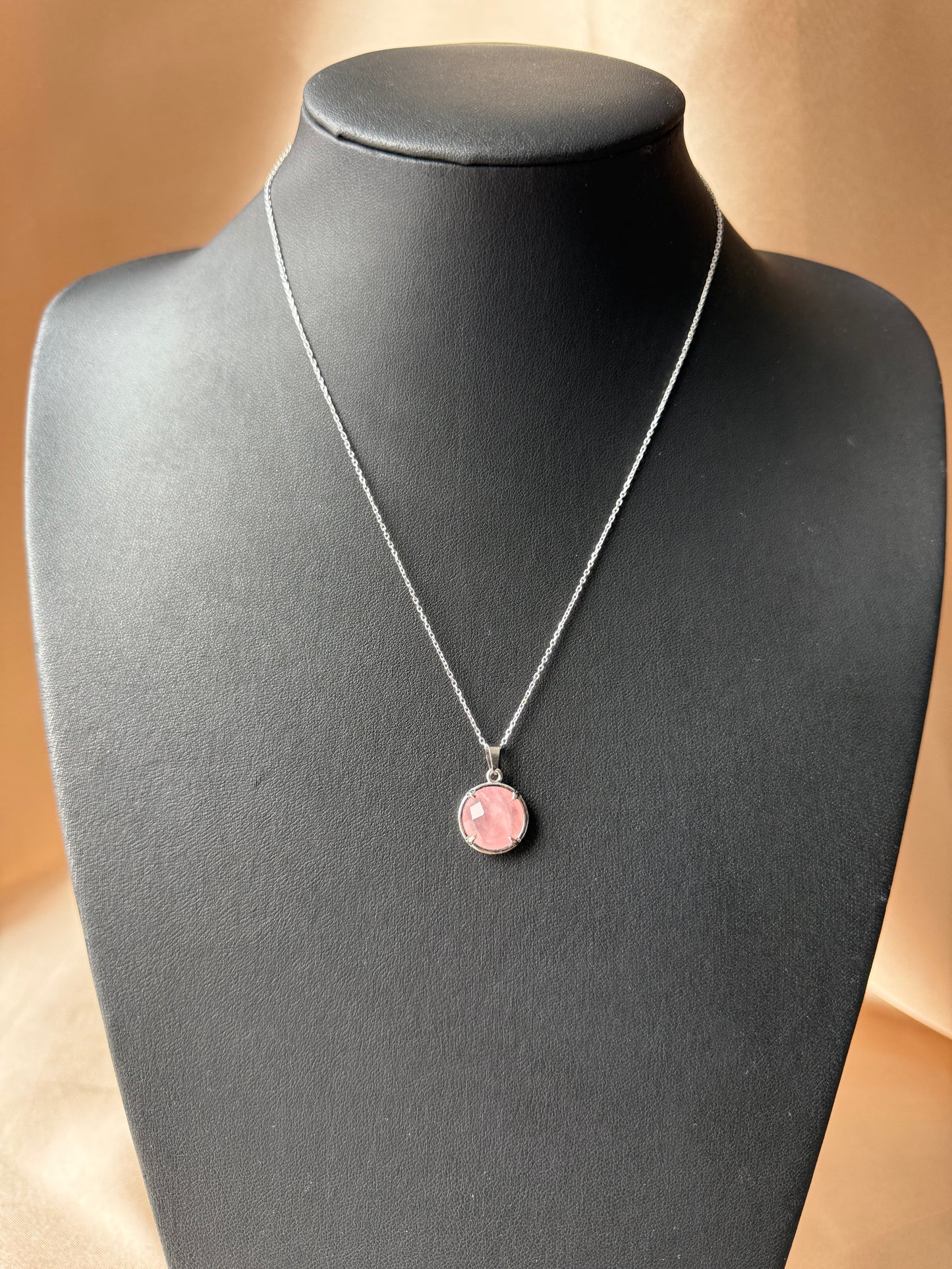 Pembe Kuvars Pinky Çift Taraflı Kolye