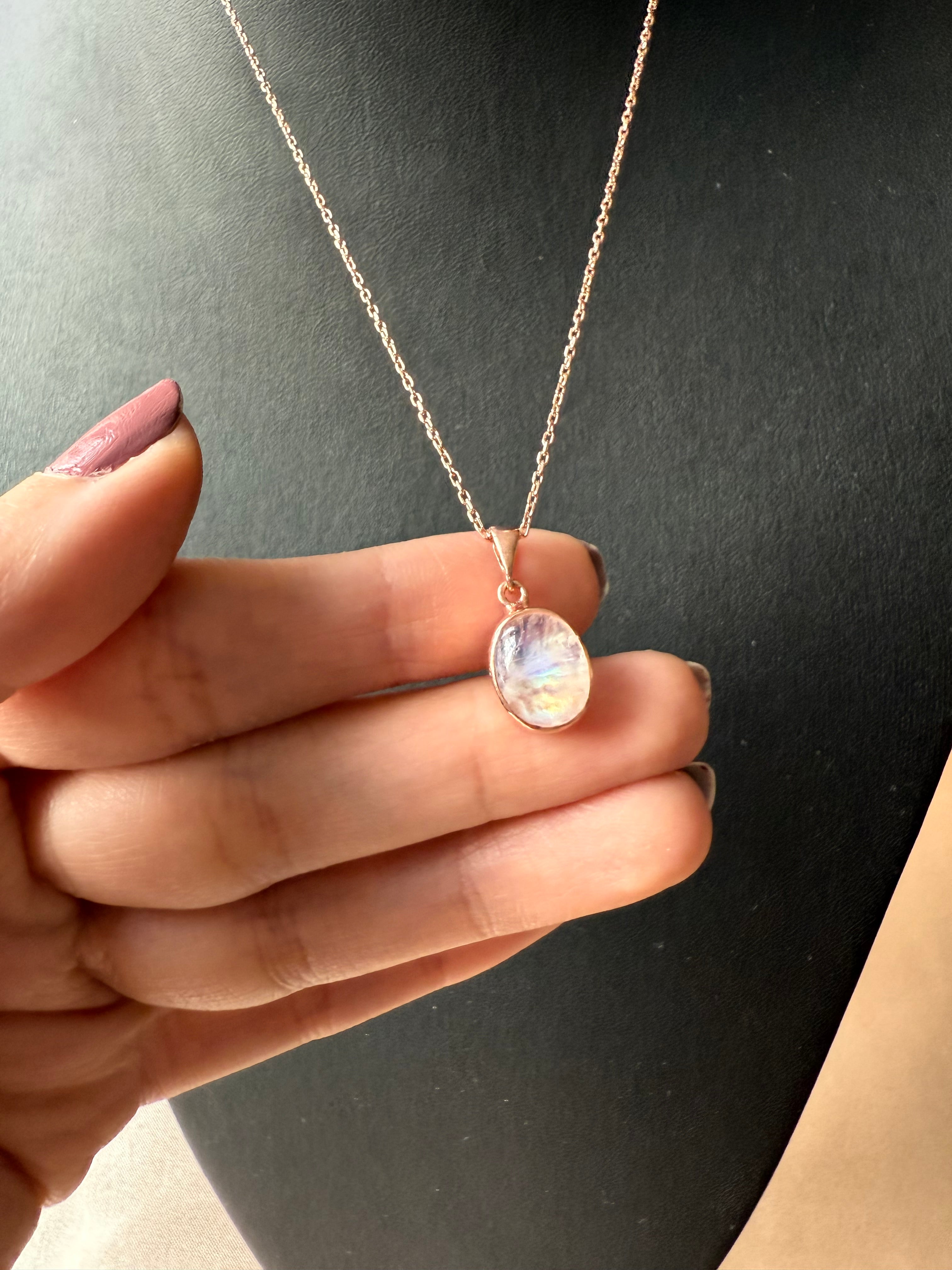 Ay Taşı Minimal Rose Gold Kolye