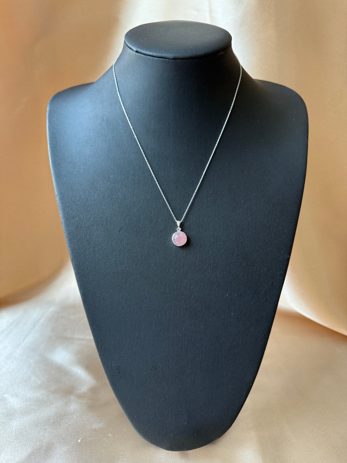 Pembe Kuvars Yuvarlak Gümüş Kolye