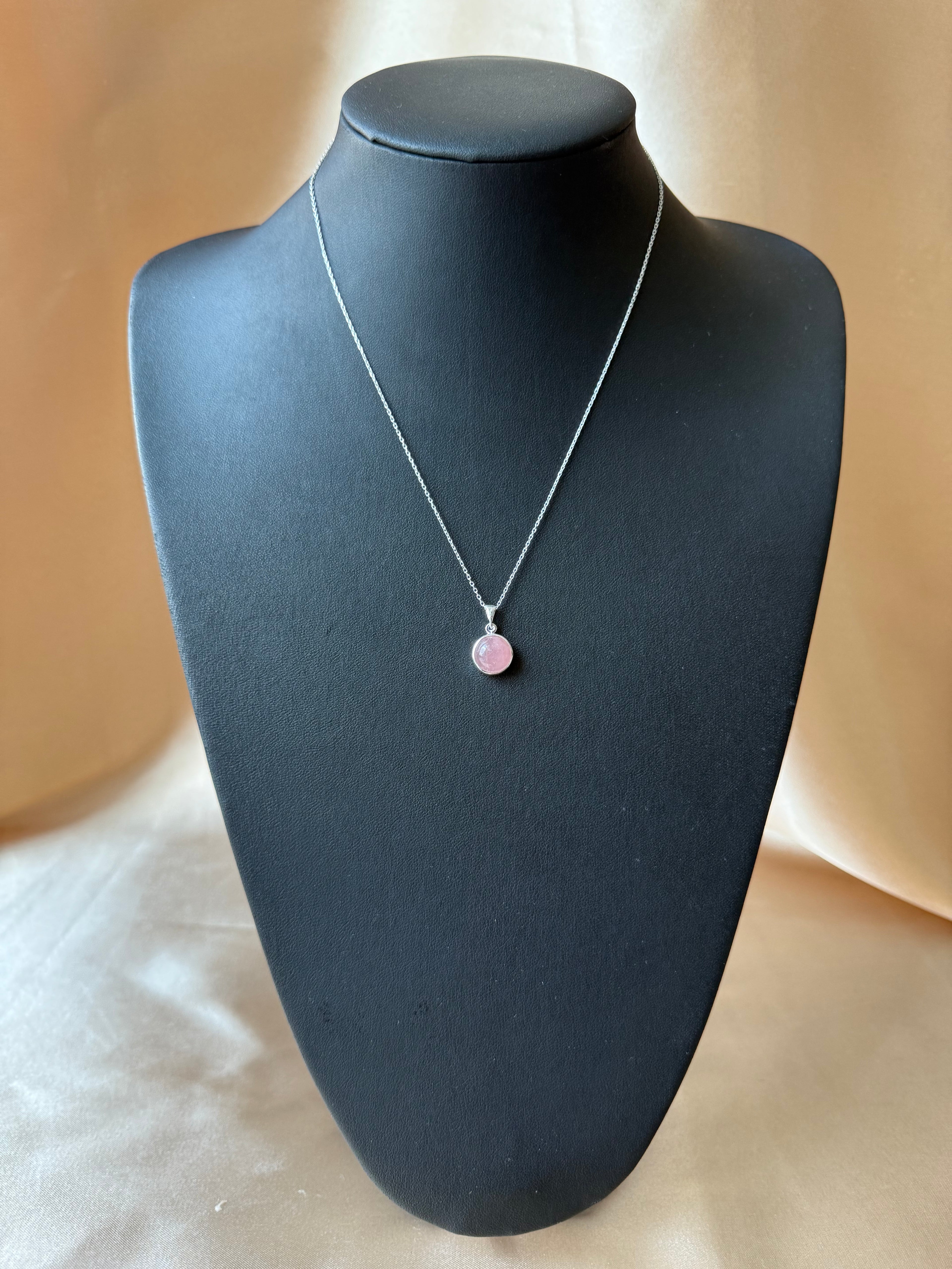Pembe Kuvars Yuvarlak Gümüş Kolye