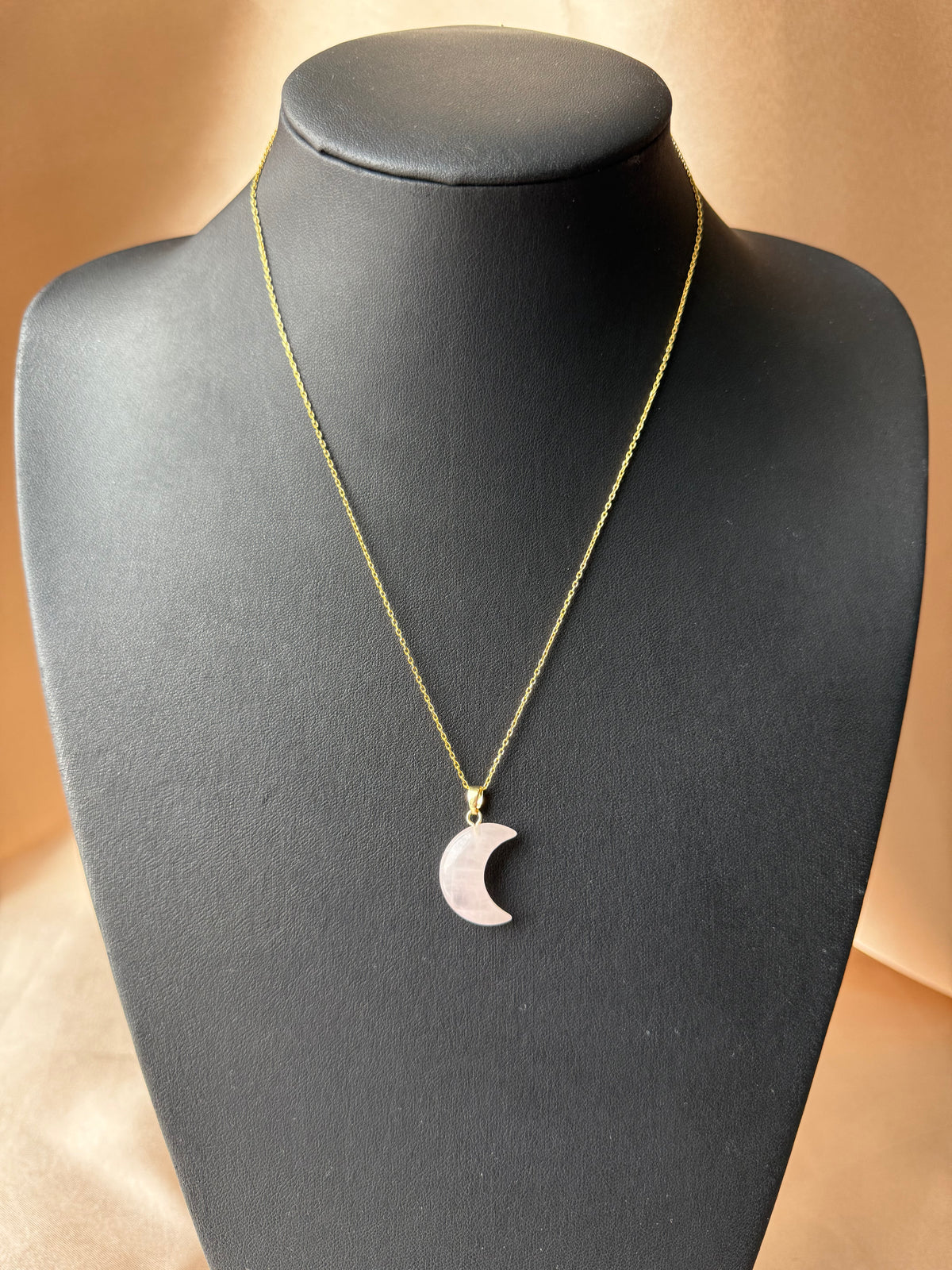 Pembe Kuvars Luna Gold Kolye
