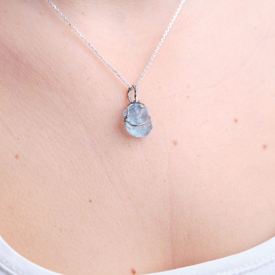 Akuamarin Sarmal Kolye