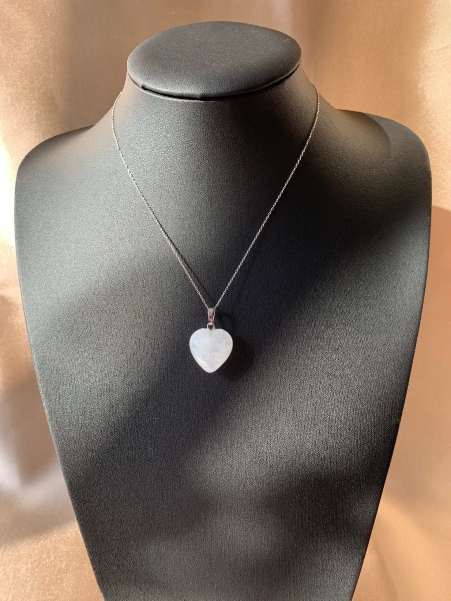 Kristal Kuvars Kalp Kolye