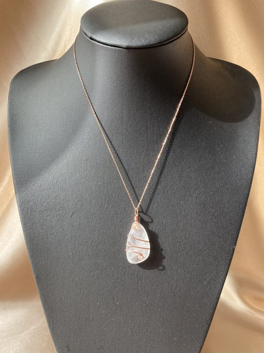 Kristal Kuvars Sarmal Rose Gold Kolye