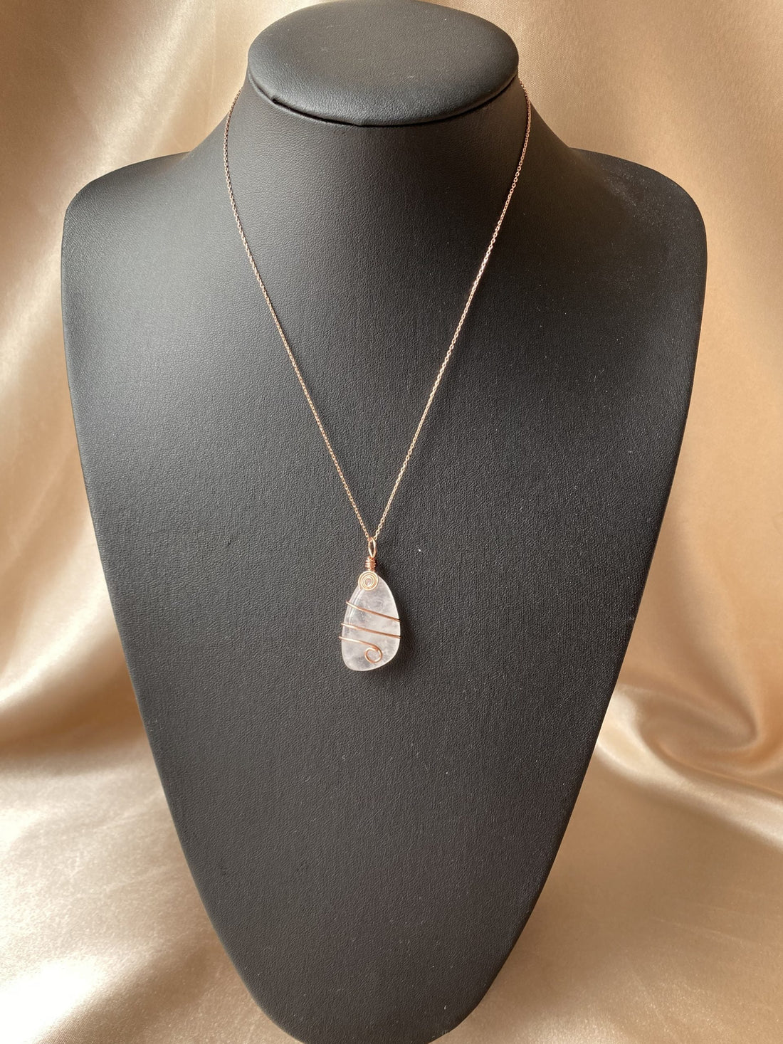 Kristal Kuvars Sarmal Rose Gold Kolye