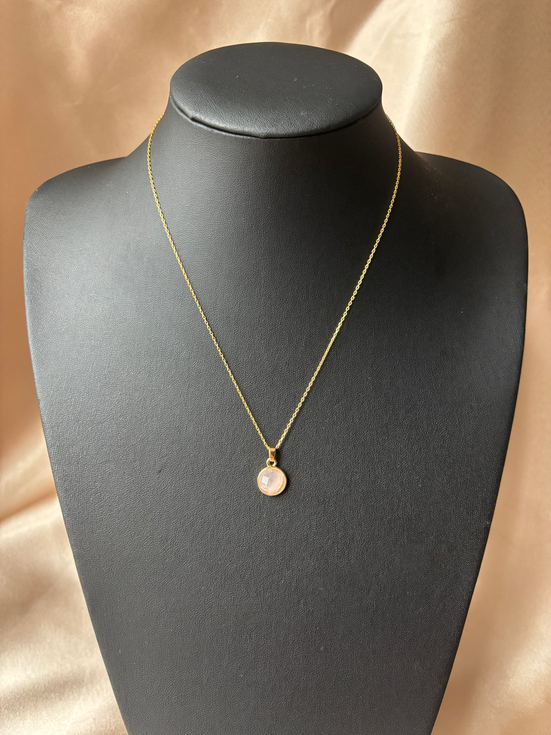 Pembe Kuvars Basic Round Gold Kolye