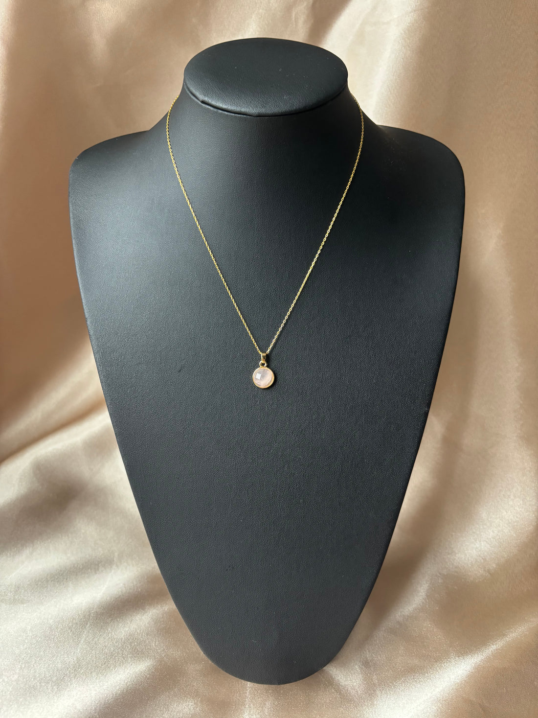 Pembe Kuvars Basic Round Gold Kolye