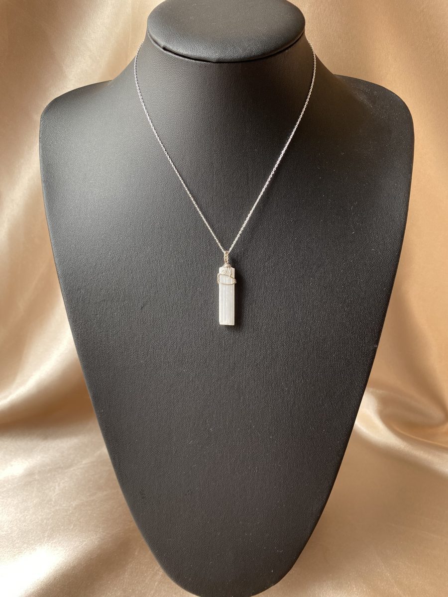 Selenit Sarmal Kolye