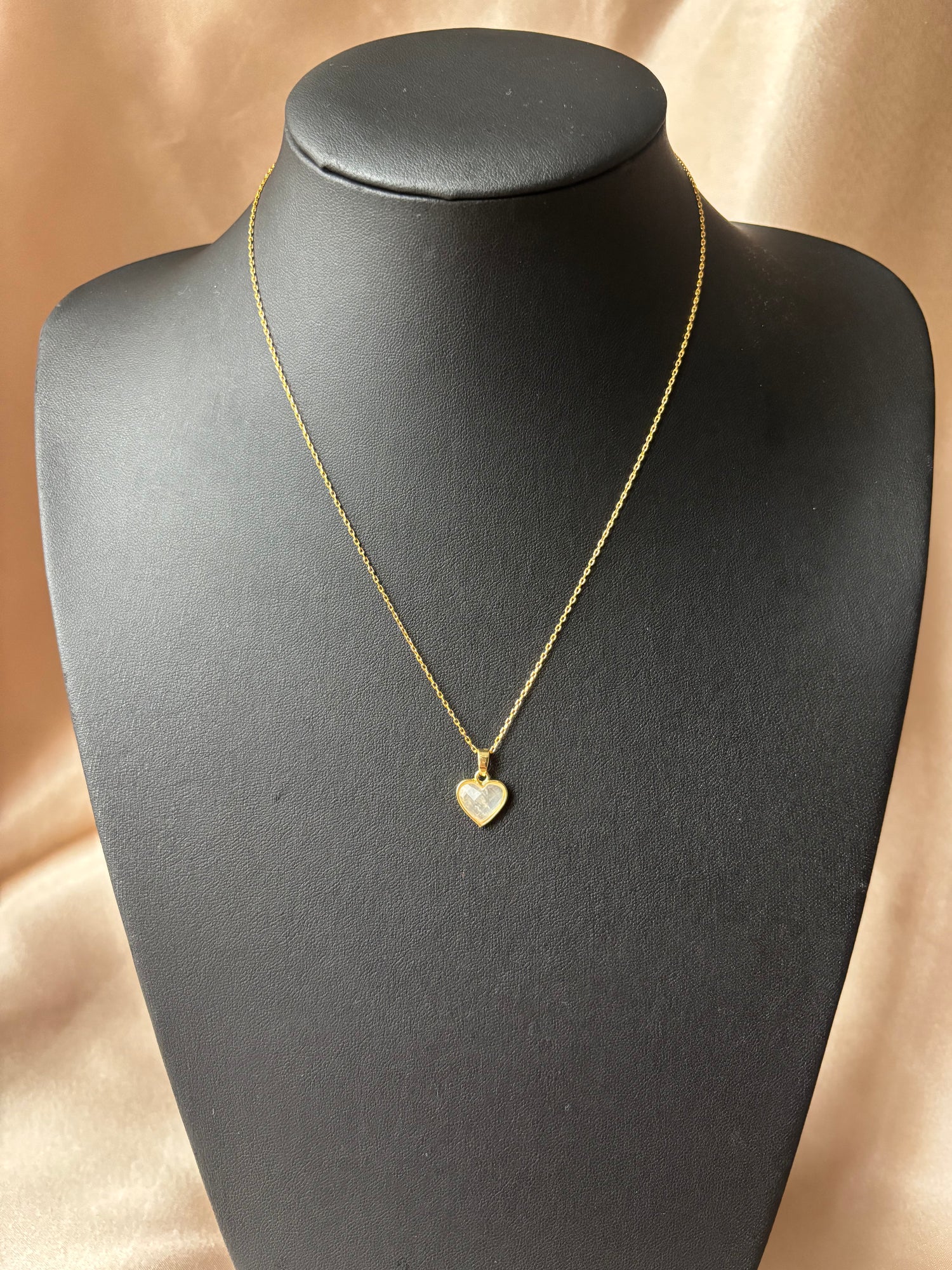 Kristal Kuvars Tiny Heart Gold Kolye