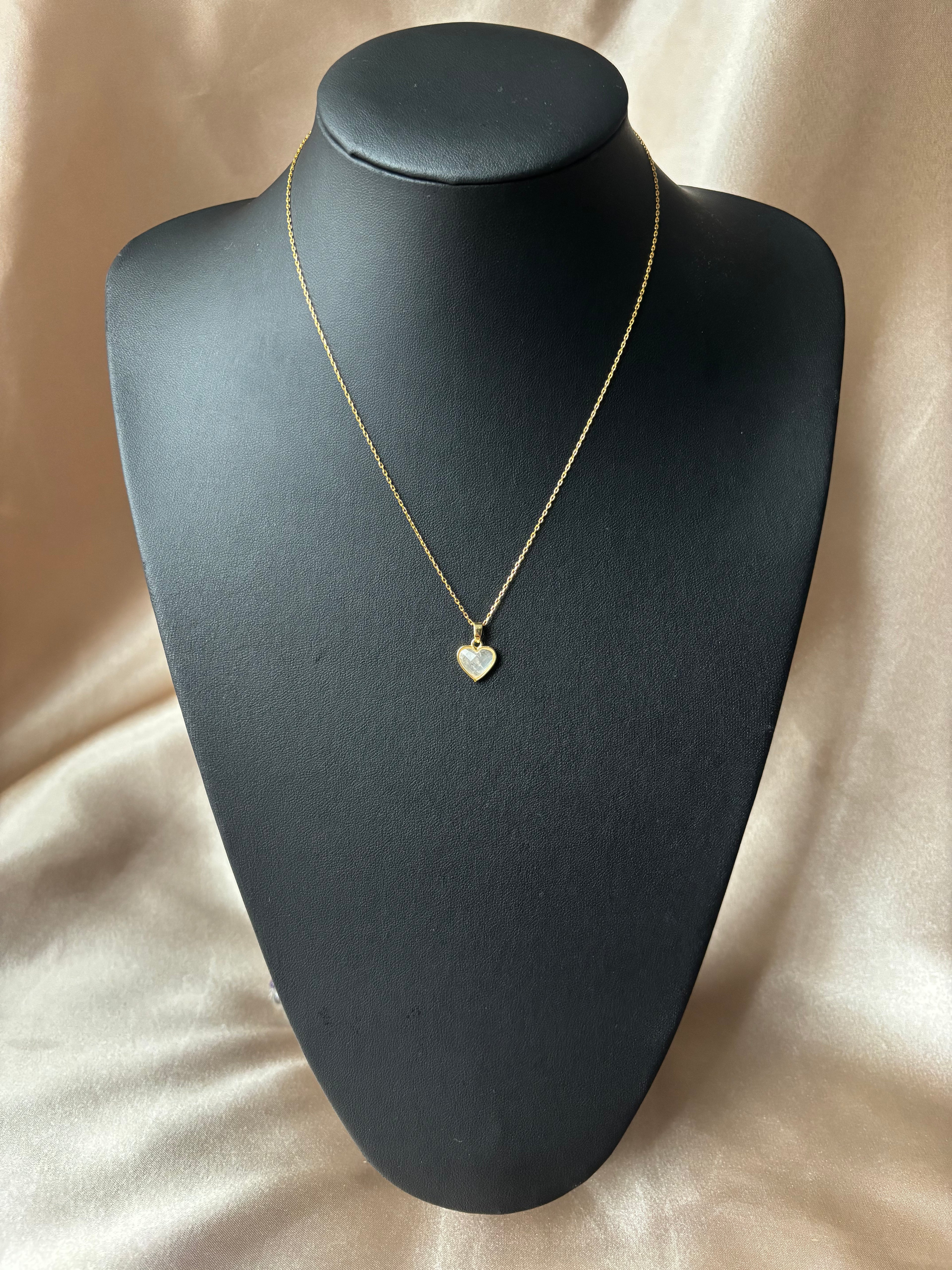 Kristal Kuvars Tiny Heart Gold Kolye